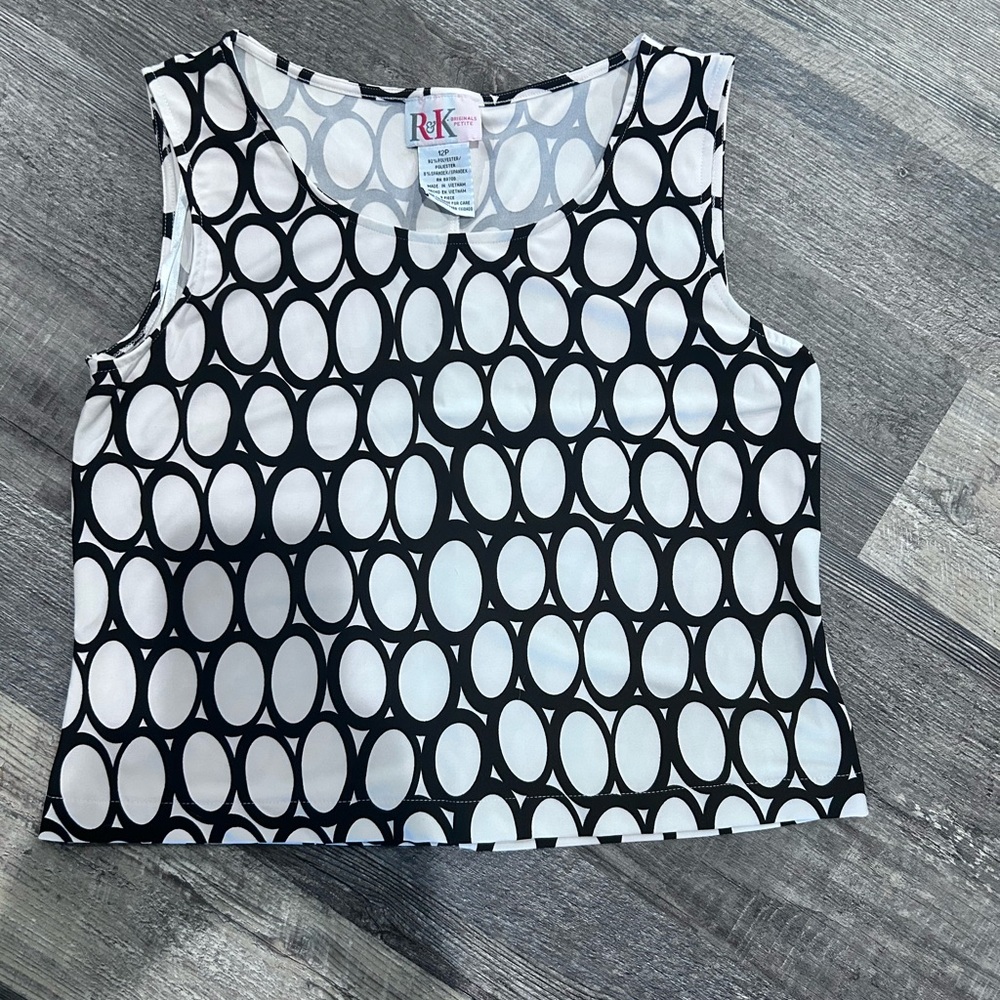 Black and White Graphic Crop Tank Top